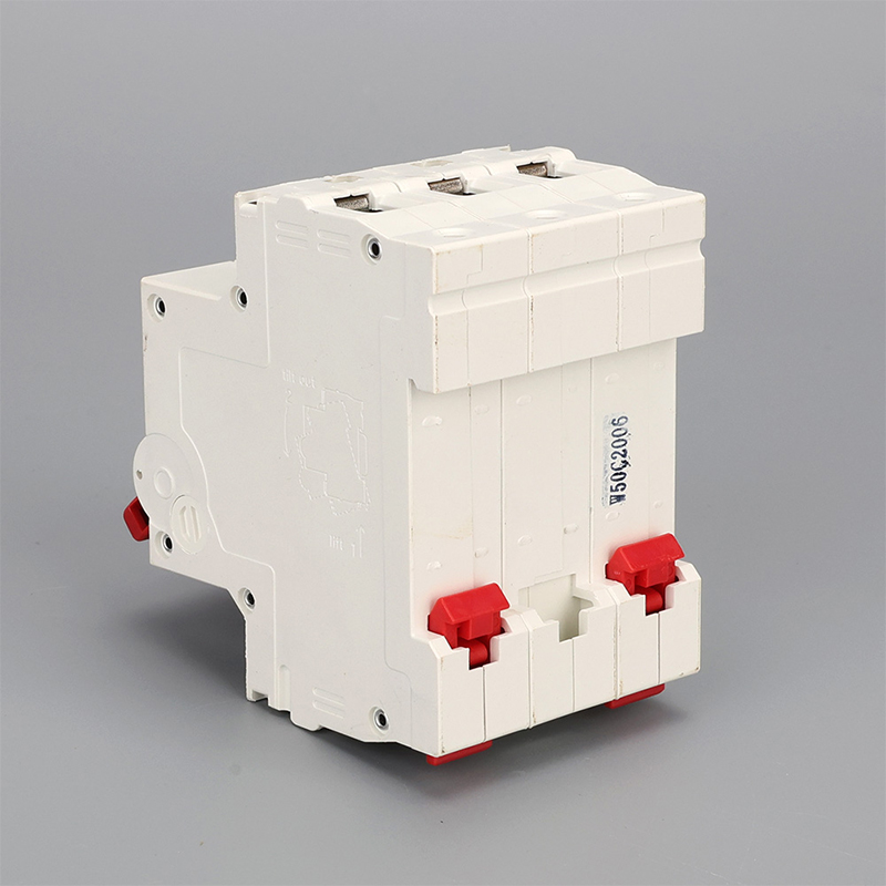 3-полюсный MCB 6A (3)