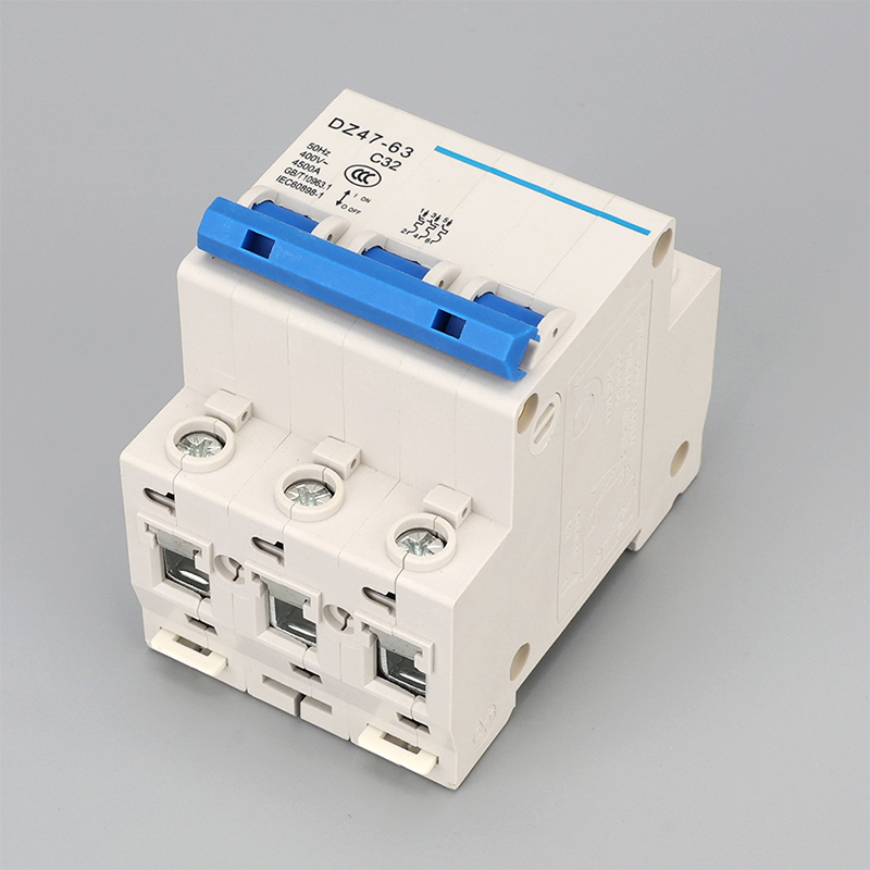 Миниатюрный автоматический выключатель 32A (5)